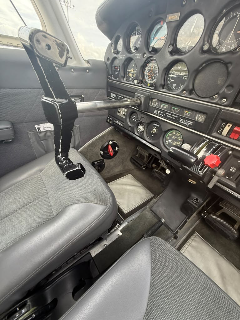 1977 PIPER CHEROKEE 140 - Image 2